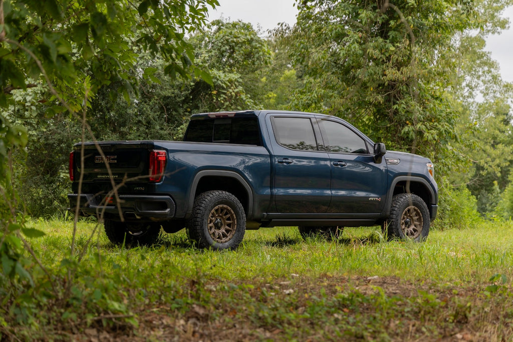 3.5 Inch Lift Kit Mono Leaf Rear M1 Struts/M1 GMC Sierra 1500 (19-24) Rough Country