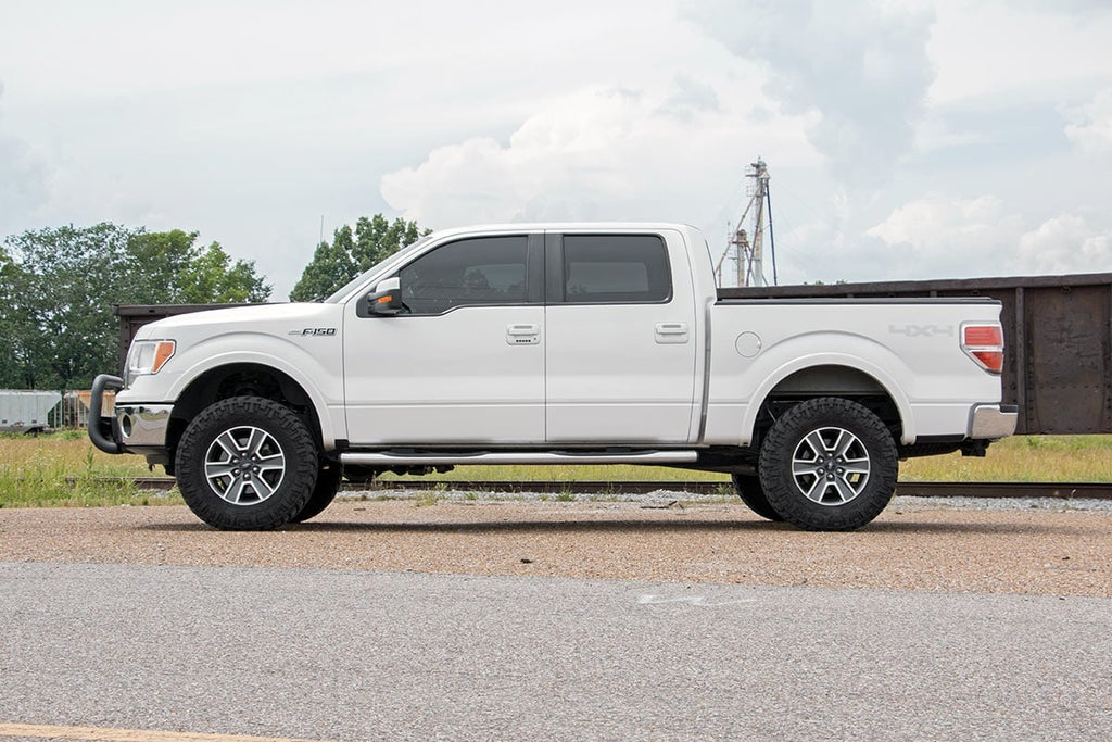 3 Inch Lift Kit M1 Struts Red Ford F-150 4WD (2009-2013) Rough Country