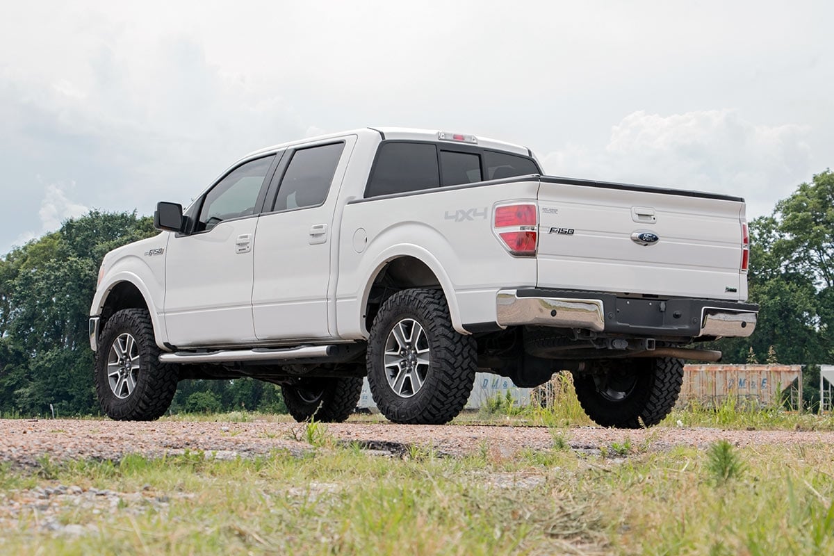 3 Inch Lift Kit M1 Struts Red Ford F-150 4WD (2009-2013) Rough Country