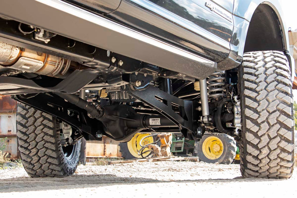 6 Inch Lift Kit OVLD V2 Shocks Ford F-250/F-350 Super Duty 4WD (17-22) Rough Country