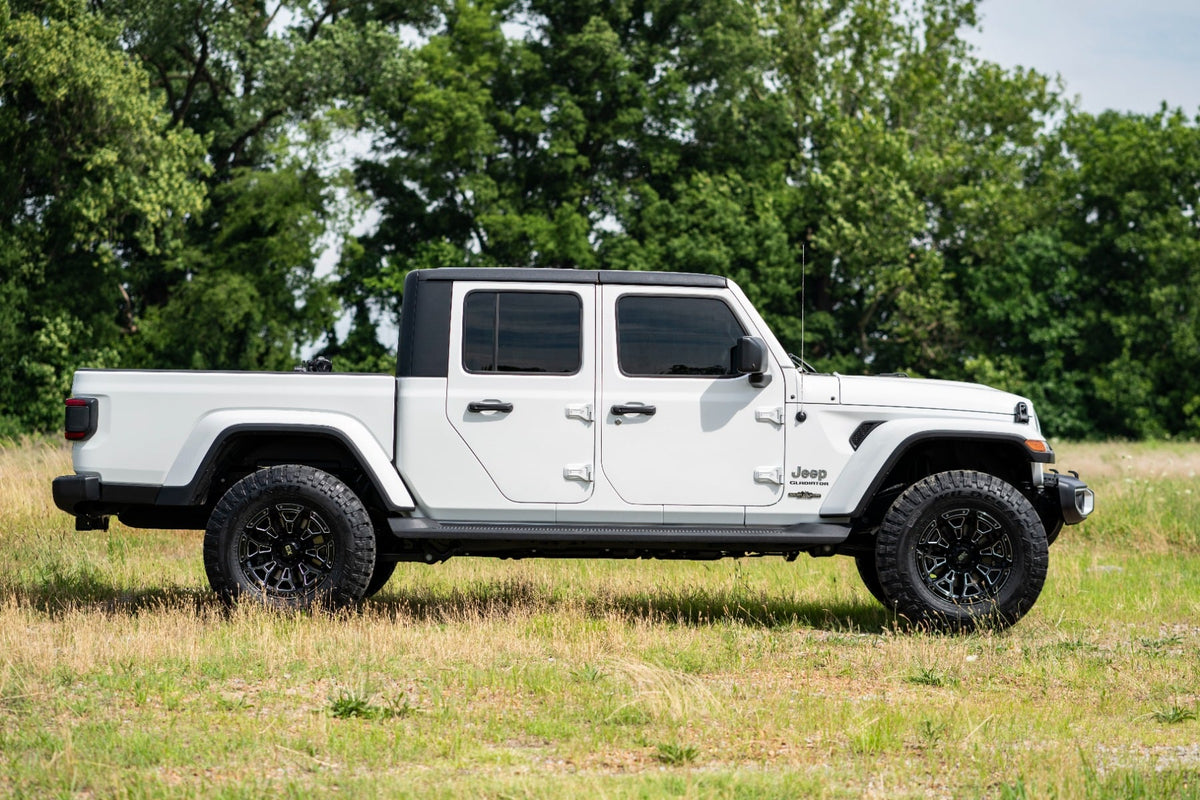 2.5 Inch Leveling Kit Spacers V2 Jeep Gladiator JT 4WD (2024-2025) Rough Country