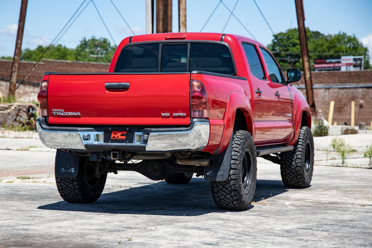 3.5 Inch Lift Kit UCA N3 Struts Toyota Tacoma 2WD/4WD (2005-2023) Rough Country