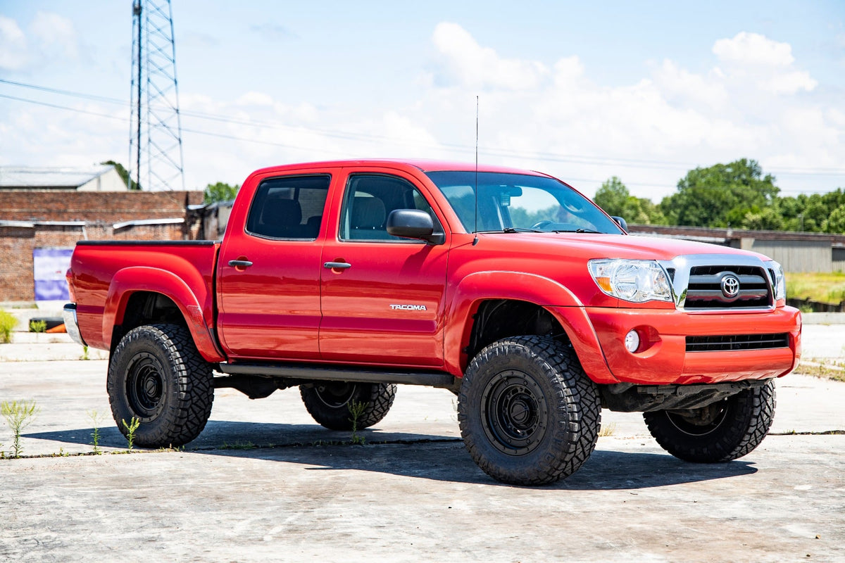 3.5 Inch Lift Kit UCA N3 Struts Toyota Tacoma 2WD/4WD (2005-2023) Rough Country