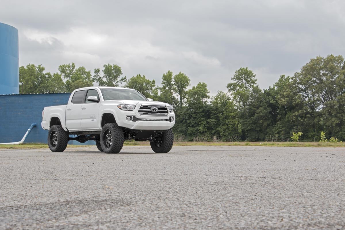 6 Inch Toyota Suspension Lift Kit 05-15 Tacoma 4WD/2WD Rough Country